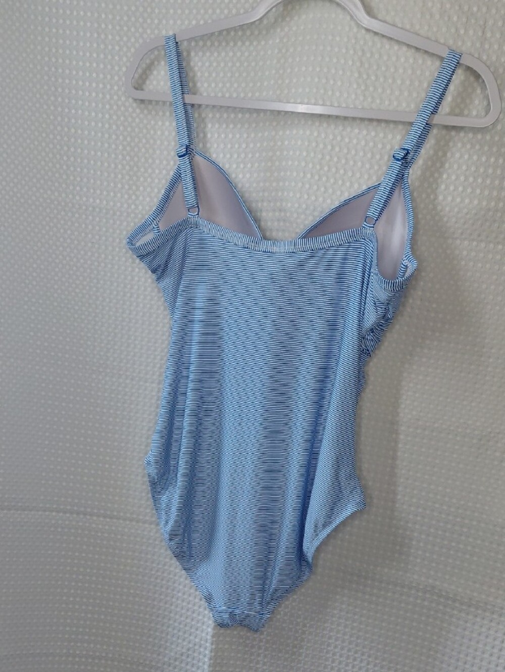 NIPTUCK blue and white striped, twist-front one-piece swimsuit, SZ 10 Cup C/D - Picture 2 of 9